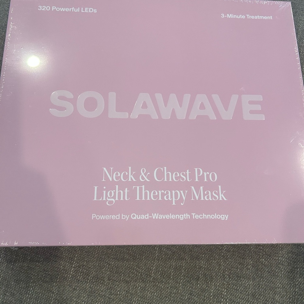 SOLAWAVE Neck & Chest Pro Light Therapy Mask - Pink